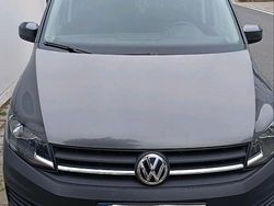 Grau Gebraucht 2016 VW Caddy Maxi Van / Kleinbus | 25.000 €