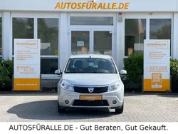Grau Gebraucht 2010 Dacia Sandero Lauréate Kleinwagen | 4.499 € (Etwas zu teuer)