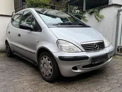 Silber Gebraucht 2001 Mercedes A160 Kleinwagen | 2.600 € (Teuer)