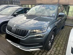 Grau Gebraucht 2021 Skoda Kodiaq Scout 4x4 SUV | 33.990 € (Guter Preis)