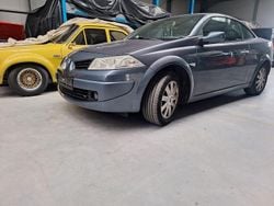 Blau Gebraucht 2008 Renault Mégane Cabriolet Cabrio | 2.450 € (Etwas zu teuer)
