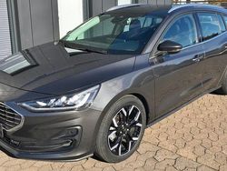 Grau Gebraucht 2023 Ford Focus Kombi | 16.999 € (Superpreis)