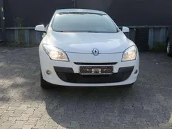 Gletscherweiss Gebraucht 2011 Renault Mégane III Expression Limousine | 5.555 € (Fairer Preis)