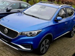 Blau Gebraucht 2022 MG ZS Luxury Limousine | 20.810 €