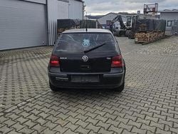 Schwarz Gebraucht 2002 VW Golf IV Kleinwagen | 1.500 € (Guter Preis)