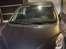 Grau Gebraucht 2016 Hyundai ix20 Classic Kleinwagen | 7.400 € (Fairer Preis)