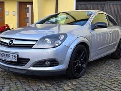 Silber Gebraucht 2005 Opel Astra GTC Edition Coupé | 950 € (Superpreis)