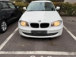 Weiß Gebraucht 2009 BMW 116 Kleinwagen | 1.800 € (Fairer Preis)
