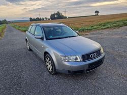 Grau Gebraucht 2002 Audi A4 Kombi | 550 € (Superpreis)