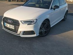 Weiß Gebraucht 2017 Audi A3 Sportback Sport Limousine | 16.950 € (Fairer Preis)