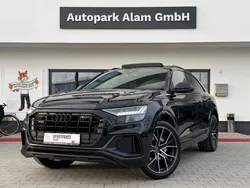 Mythosschwarz metallic Gebraucht 2022 Audi Q8 Competition SUV | 67.980 € (Fairer Preis)