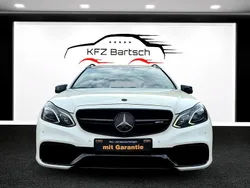 Weiß Gebraucht 2016 Mercedes E63 AMG AMG Limousine | 31.600 € (Fairer Preis)