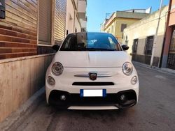Weiß Gebraucht 2017 Abarth 595 Kleinwagen | 15.500 € (Etwas zu teuer)