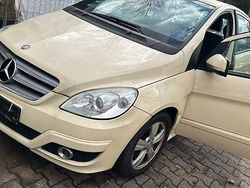 Gelb Gebraucht 2009 Mercedes B180 Van / Kleinbus | 1.490 € (Superpreis)