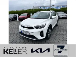 Schneeweiß Gebraucht 2024 Kia Stonic Vision SUV | 19.990 € (Fairer Preis)