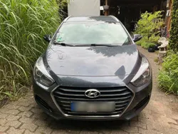 Blau Gebraucht 2016 Hyundai i40 Premium Kombi | 10.688 € (Fairer Preis)