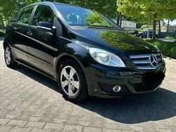 Schwarz Gebraucht 2011 Mercedes B180 Van / Kleinbus | 4.000 € (Fairer Preis)