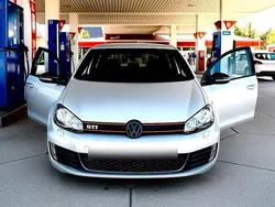 Grau Gebraucht 2008 VW Golf VI Sport Kleinwagen | 6.500 € (Guter Preis)