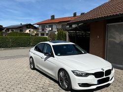 Weiß Gebraucht 2015 BMW 330 Limousine | 9.500 € (Superpreis)