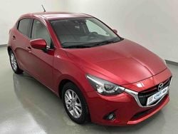 Rubinrot metallic Gebraucht 2015 Mazda 2 Sports-Line Limousine | 9.940 € (Guter Preis)