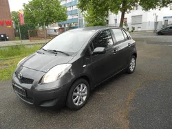Grau Gebraucht 2009 Toyota Yaris Cool Limousine | 3.350 € (Fairer Preis)