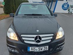 Schwarz Gebraucht 2011 Mercedes B180 Van / Kleinbus | 3.499 € (Fairer Preis)