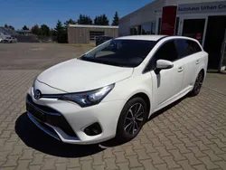 Weiß Gebraucht 2018 Toyota Avensis Team Kombi | 16.500 € (Guter Preis)
