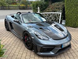 Grau Gebraucht 2024 Porsche 718 Boxster Cabrio | 153.900 € (Etwas zu teuer)