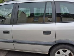 Silber Gebraucht 2002 Opel Zafira Van / Kleinbus | 800 € (Superpreis)