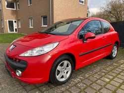 Rot Gebraucht 2009 Peugeot 207 Kleinwagen | 4.000 € (Etwas zu teuer)