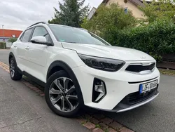 Weiß Gebraucht 2023 Kia Stonic Spirit SUV | 17.800 € (Fairer Preis)