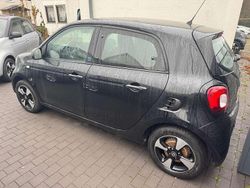 Schwarz Gebraucht 2021 Smart ForFour Electric Drive Passion Kleinwagen | 9.500 € (Fairer Preis)