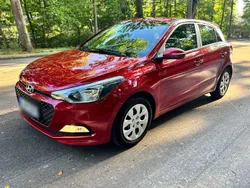 Rot Gebraucht 2016 Hyundai i20 Trend Kleinwagen | 7.200 € (Guter Preis)