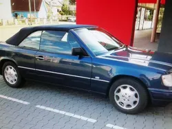 Blau Gebraucht 1996 Mercedes E320 AMG Cabrio | 30.000 €