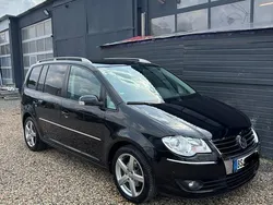 Schwarz Gebraucht 2009 VW Touran Highline Van / Kleinbus | 8.900 € (Teuer)
