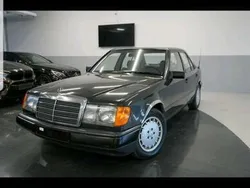 Grau Gebraucht 1989 Mercedes 260 Limousine | 7.900 €