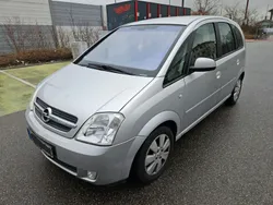 Silber Gebraucht 2004 Opel Meriva Cosmo Van / Kleinbus | 6.900 €