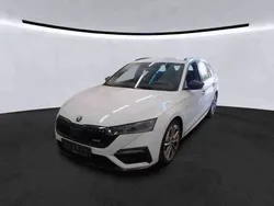 Moonweiss metallic Gebraucht 2022 Skoda Octavia RS Kombi | 26.990 € (Guter Preis)