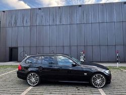 Schwarz Gebraucht 2011 BMW 320 Kombi | 7.000 € (Fairer Preis)