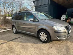 Grau Gebraucht 2007 VW Touran Van / Kleinbus | 5.300 € (Fairer Preis)