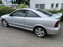Silber Gebraucht 2004 Opel Astra Coupé | 2.950 € (Etwas zu teuer)