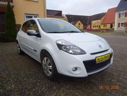Arktis weiss Gebraucht 2012 Renault Clio IV Night&Day Limousine | 2.700 € (Superpreis)