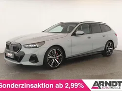 Grau Gebraucht 2025 BMW 540 M Sport Kombi | 70.484 €