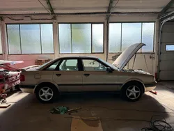 Gold Gebraucht 1992 Audi 80 Limousine | 650 €