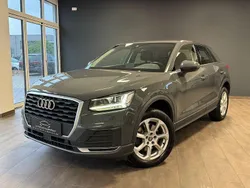 Grau Gebraucht 2016 Audi Q2 Basis SUV | 13.490 € (Etwas zu teuer)