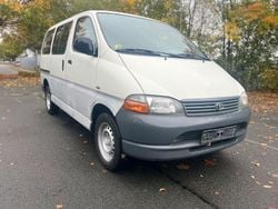 Weiß Gebraucht 2002 Toyota HiAce Van / Kleinbus | 5.900 € (Etwas zu teuer)