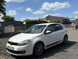 Weiß Gebraucht 2011 VW Golf VI Kleinwagen | 5.200 € (Etwas zu teuer)
