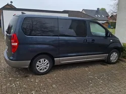 Blau Gebraucht 2018 Hyundai H-1 Van / Kleinbus | 18.999 € (Fairer Preis)