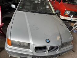 Silber Gebraucht 1997 BMW 318 Compact Kleinwagen | 3.500 € (Guter Preis)