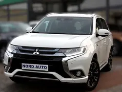 Weiß Gebraucht 2018 Mitsubishi Outlander P-HEV Top SUV | 21.690 € (Fairer Preis)